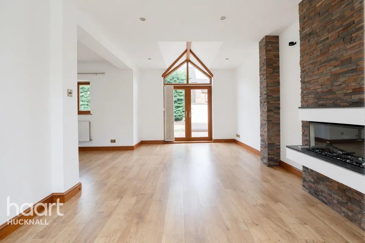 Watnall Road, Nottingham, NG15, photo 7