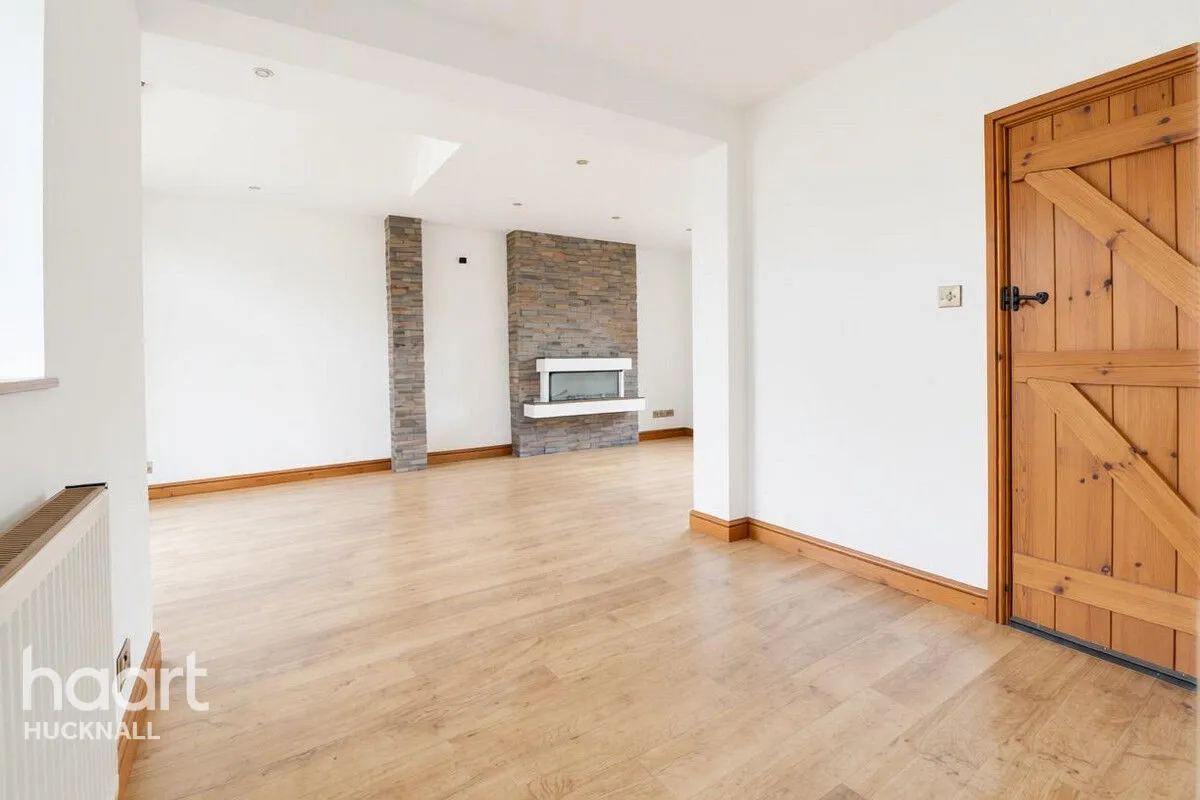 Watnall Road, Nottingham, NG15, photo 6