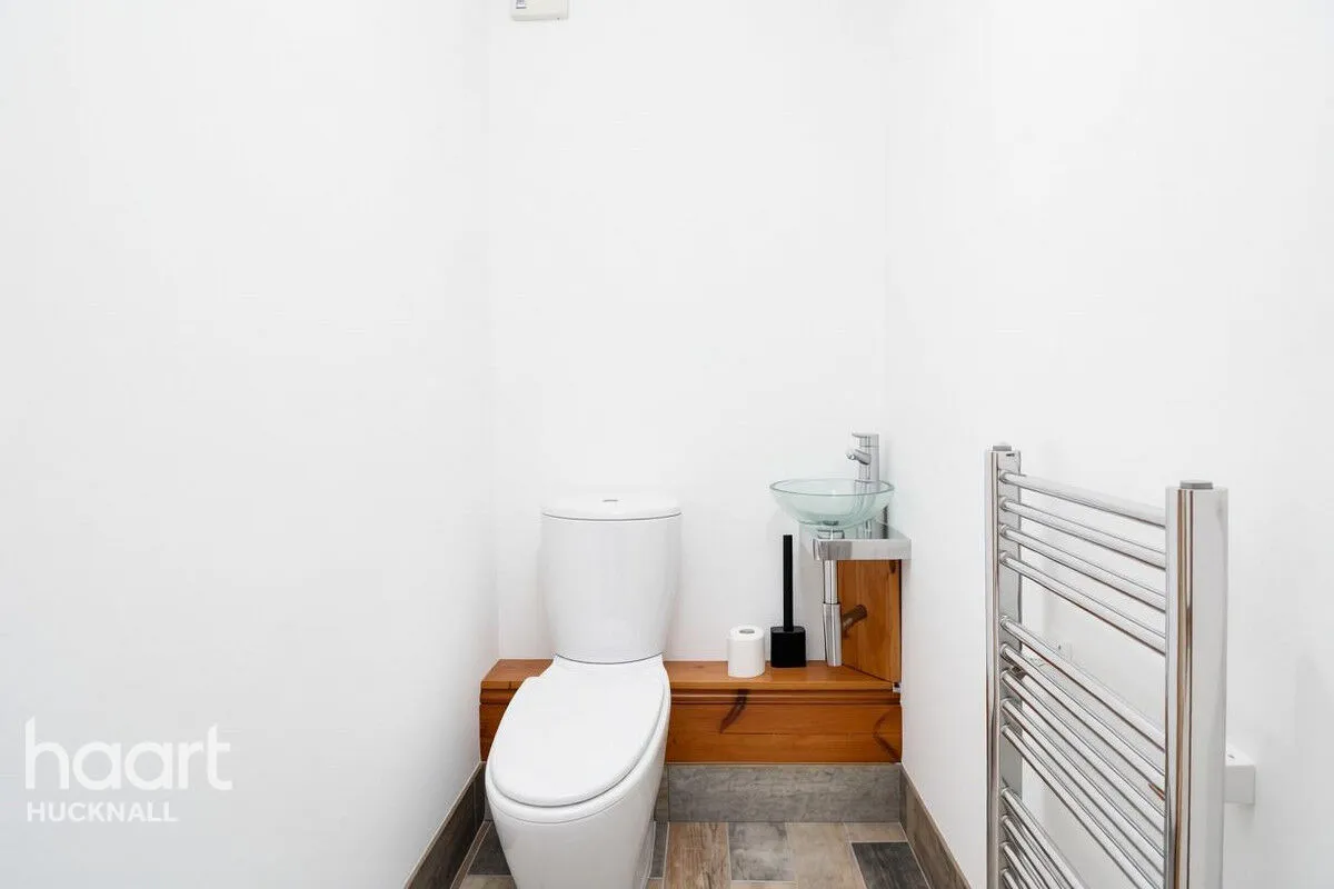 Watnall Road, Nottingham, NG15, photo 11