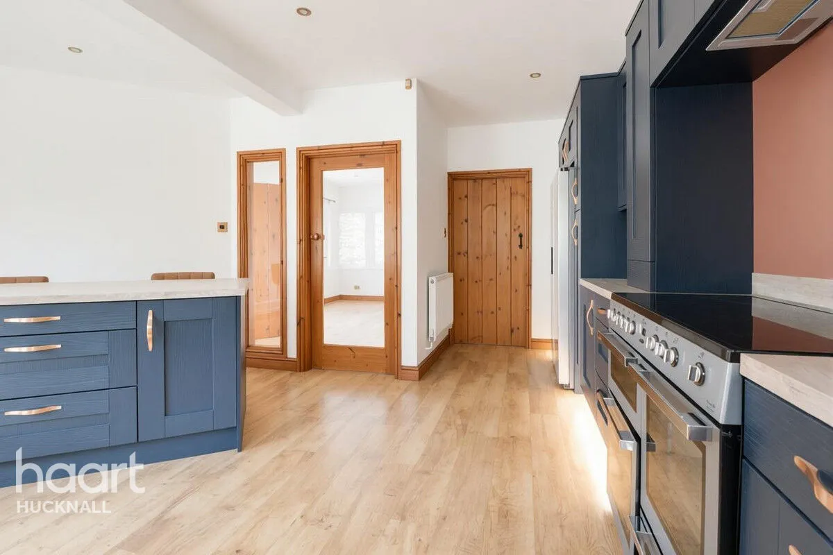 Watnall Road, Nottingham, NG15, photo 5