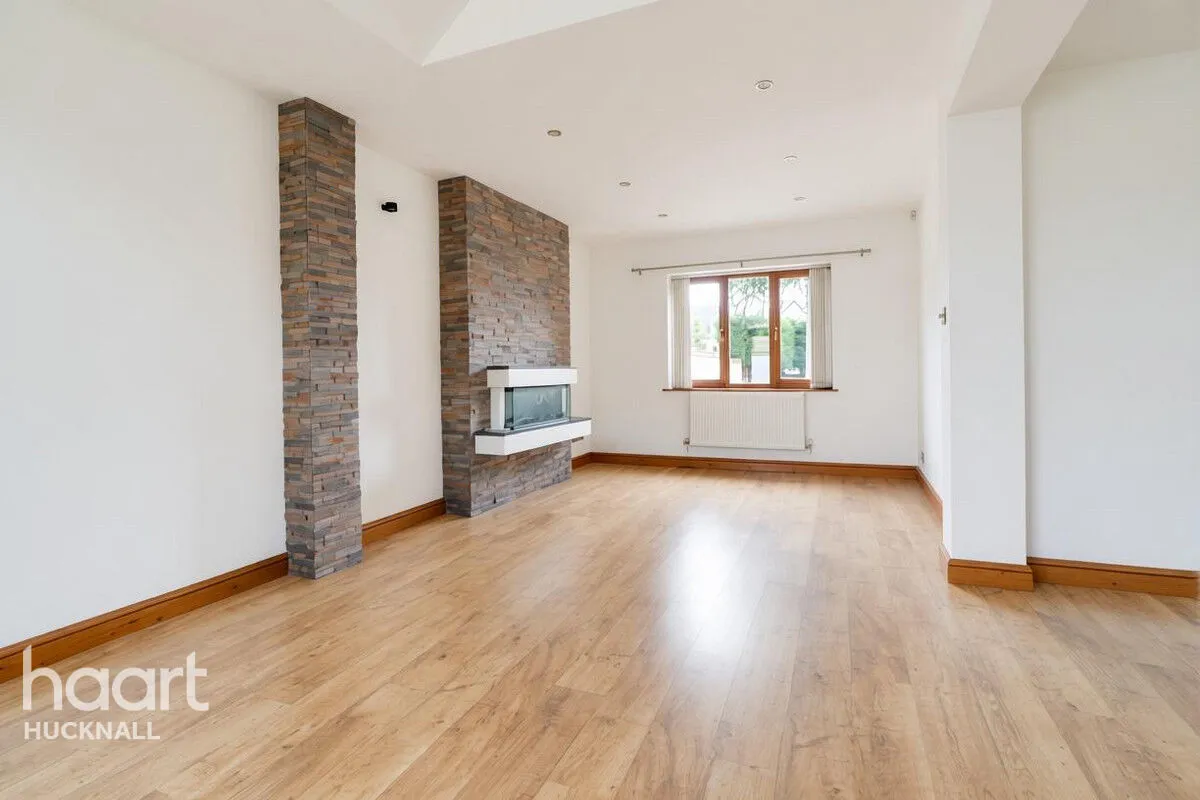 Watnall Road, Nottingham, NG15, photo 8