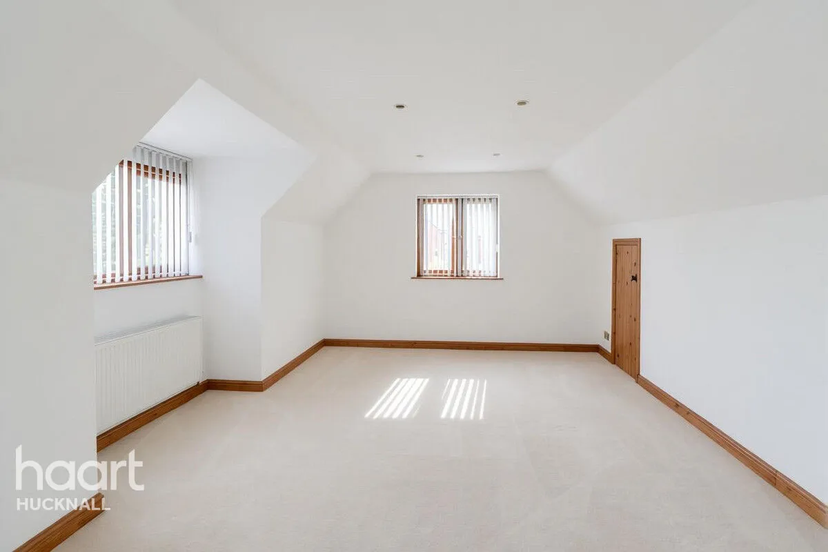 Watnall Road, Nottingham, NG15, photo 14