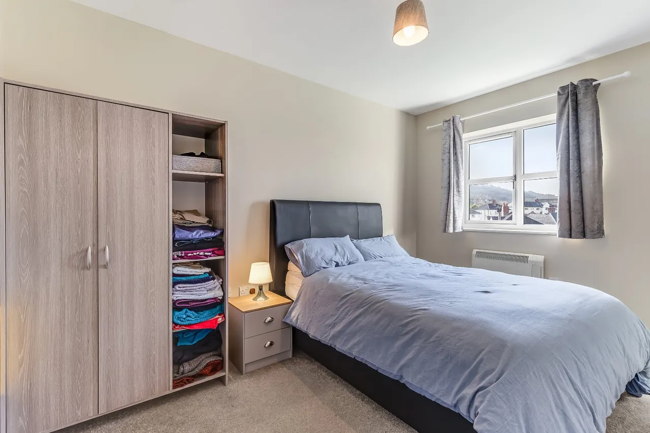 Fowlers Court, Otley, LS21, photo 8