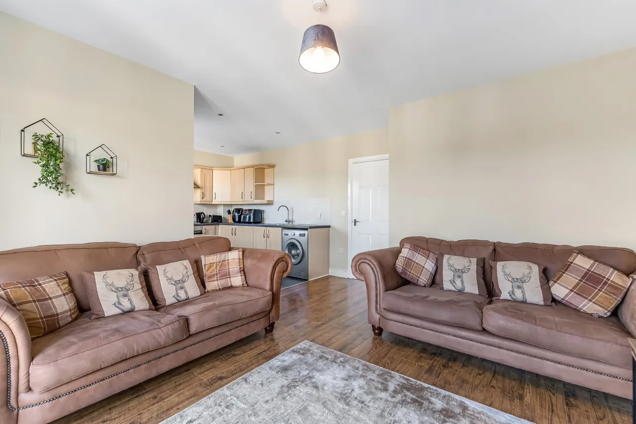 Fowlers Court, Otley, LS21, photo 4