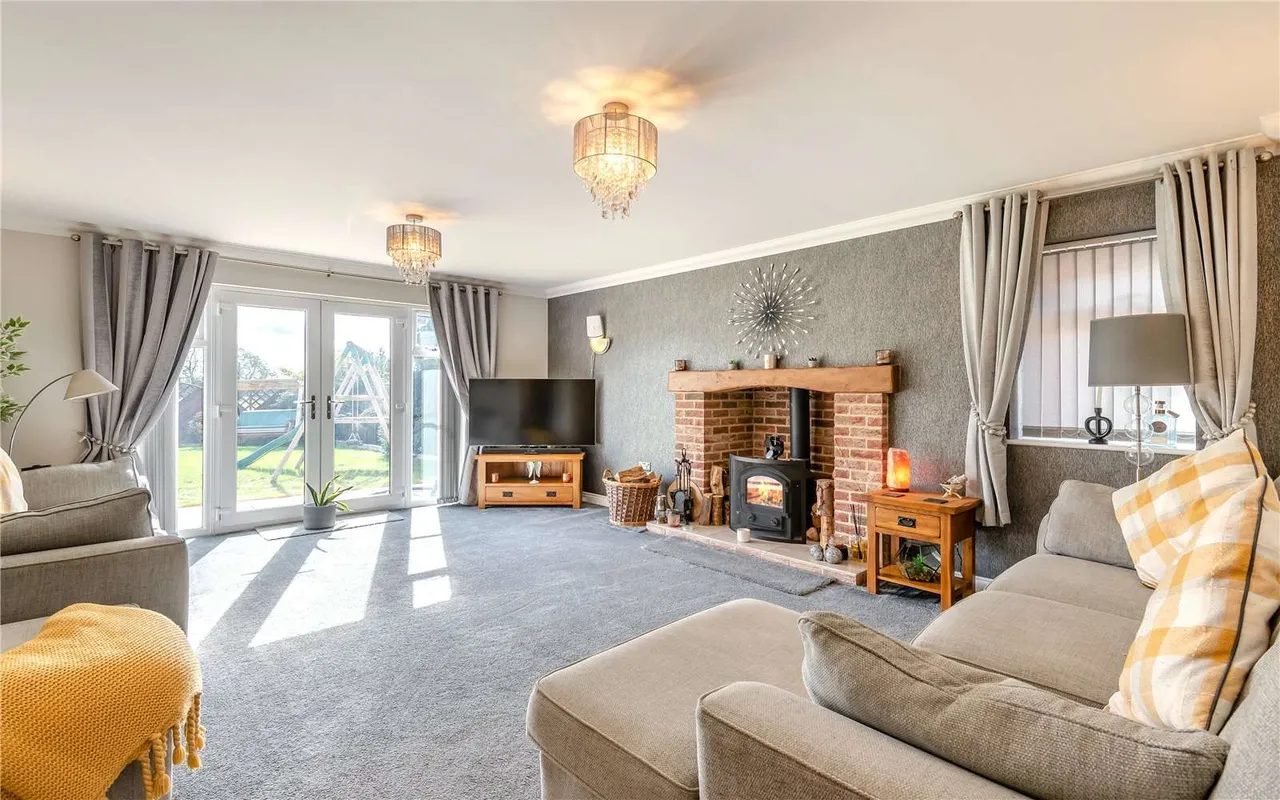 Station Road, Waddington, Lincoln, Lincolnshire, LN5 9QT, photo 3
