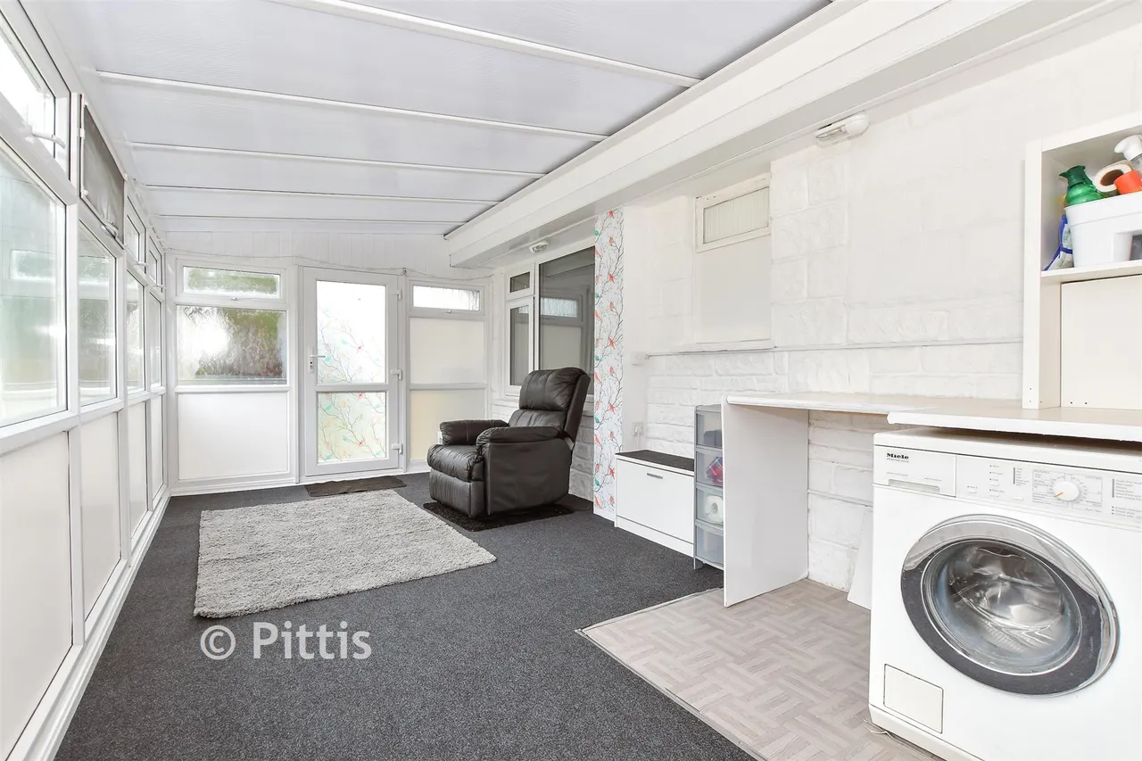 Newport Road, Apse Heath, PO36, photo 8