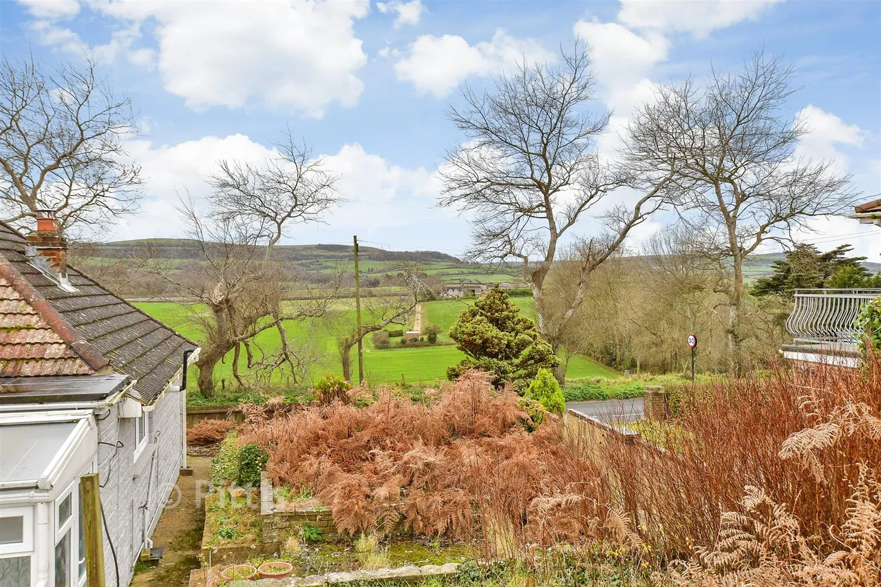 Newport Road, Apse Heath, PO36, photo 19