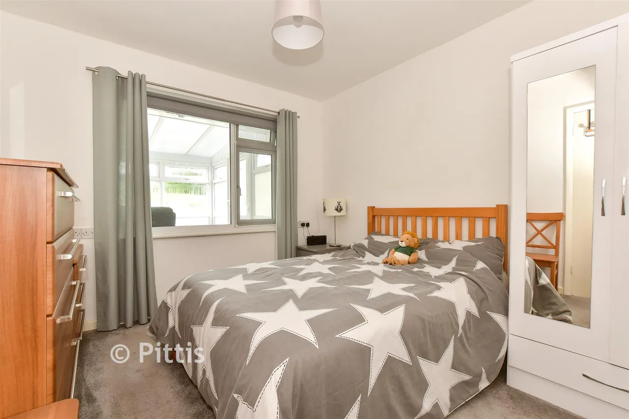 Newport Road, Apse Heath, PO36, photo 12