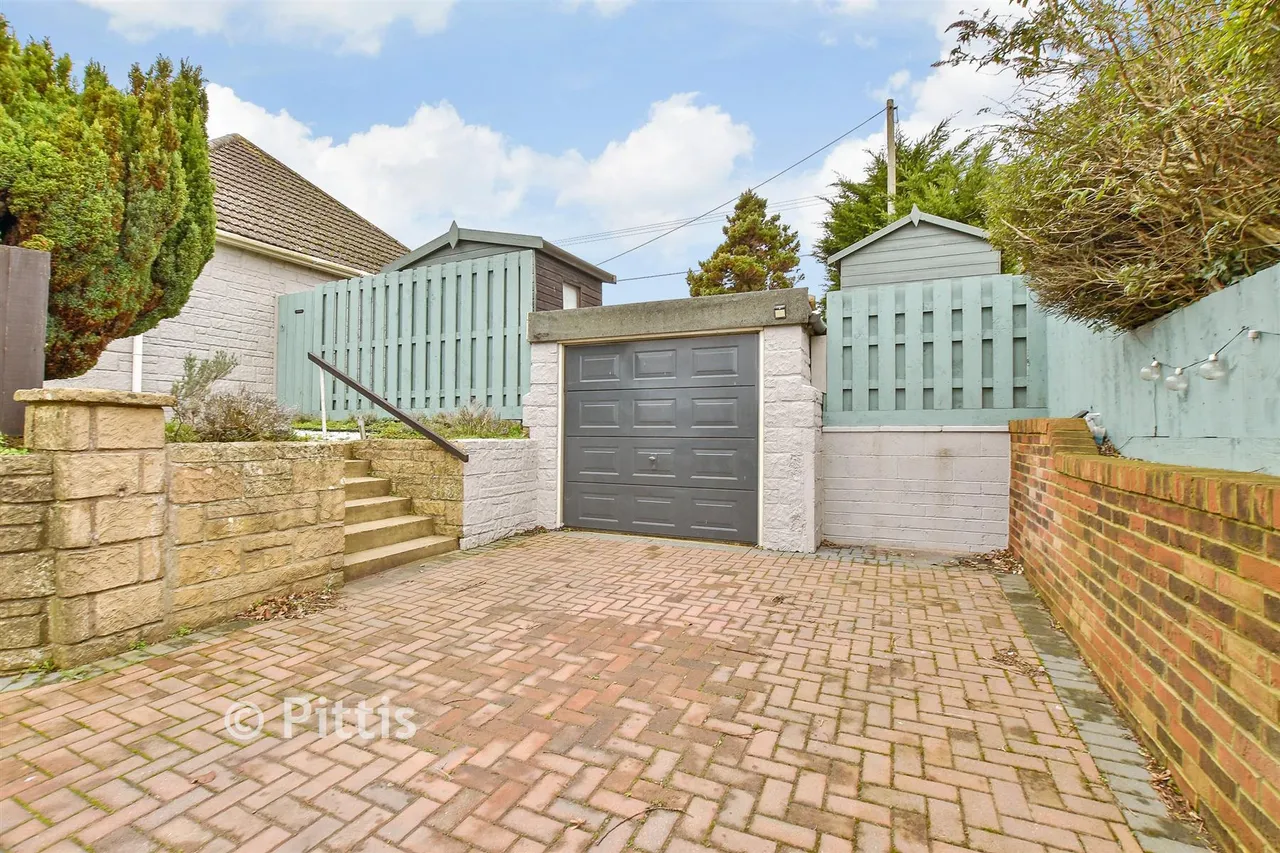 Newport Road, Apse Heath, PO36, photo 16