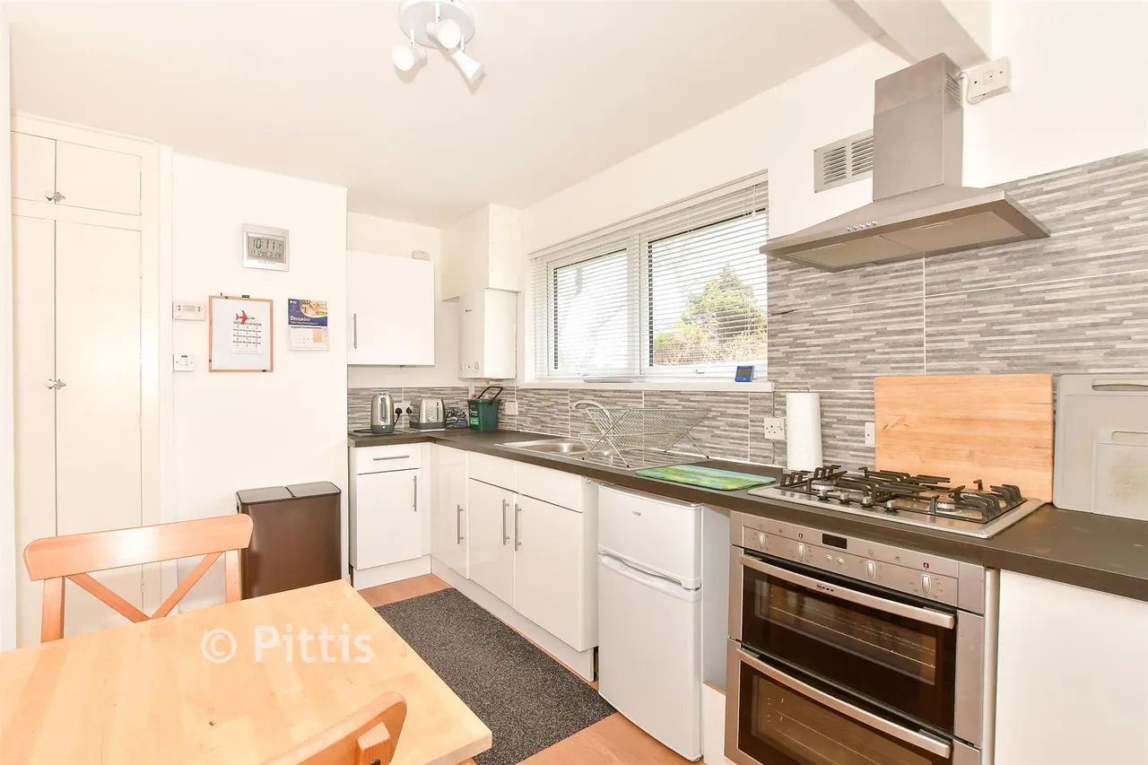 Newport Road, Apse Heath, PO36, photo 7