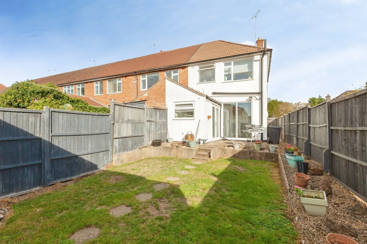 St. Marys Avenue, Humberstone, LE5, photo 13