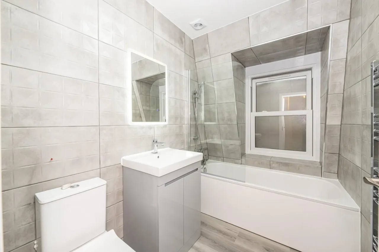 Uxbridge Road, Shepherds Bush, W12, photo 9