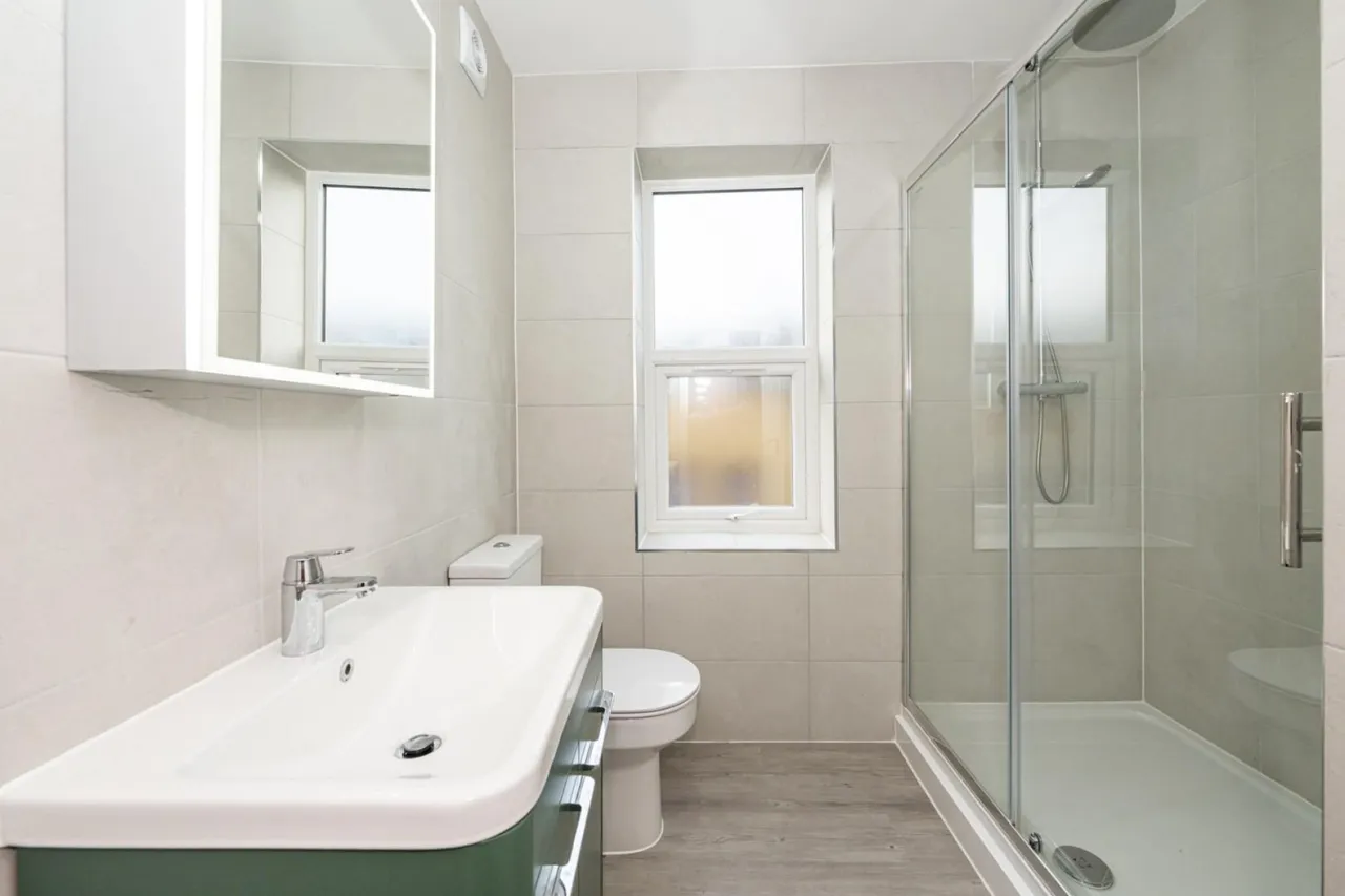 Uxbridge Road, Shepherds Bush, W12, photo 6