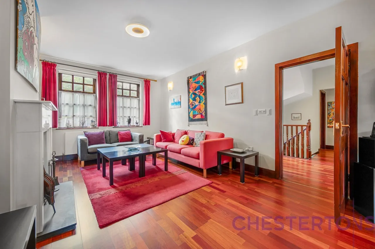 5 bed house to rent, Foxes Dale, London, SE3