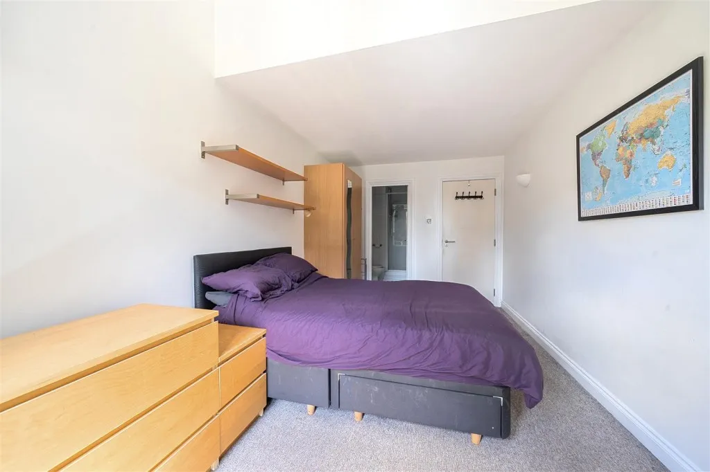 Plough Way, London, photo 13