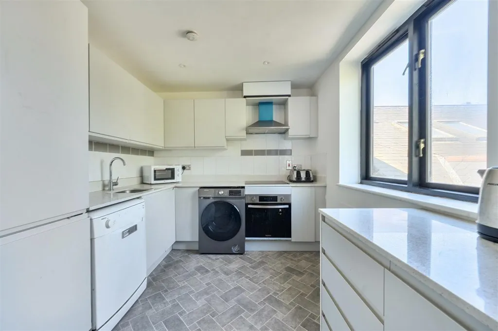 Plough Way, London, photo 9