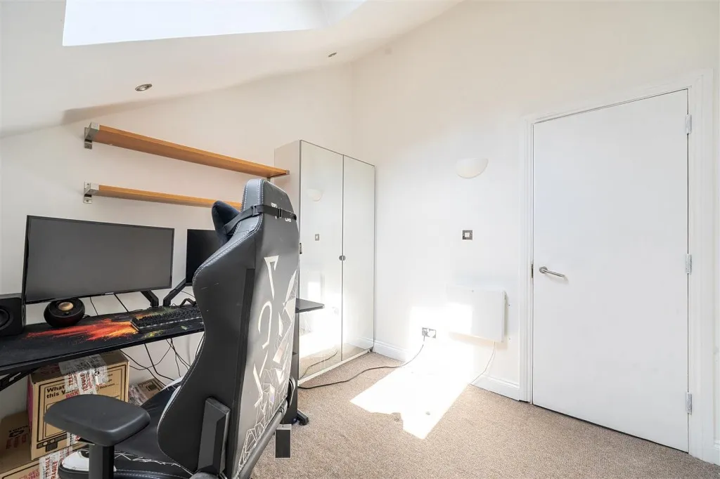 Plough Way, London, photo 18