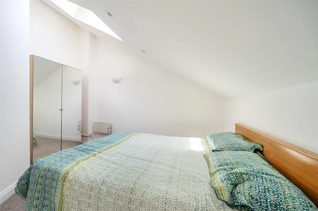 Plough Way, London, photo 15