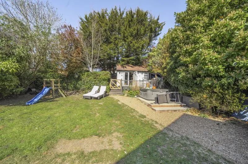 Brighton Road, Purley CR8 4HB, photo 16