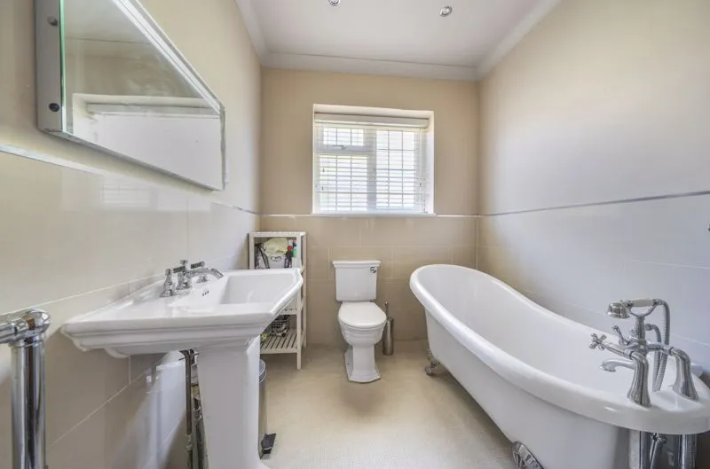 Brighton Road, Purley CR8 4HB, photo 12