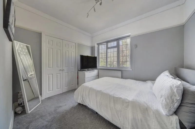 Brighton Road, Purley CR8 4HB, photo 14