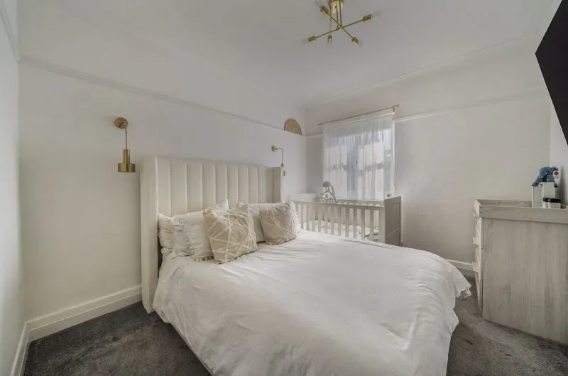 Brighton Road, Purley CR8 4HB, photo 11
