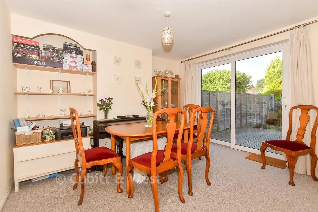 Comptons Lane, Horsham, RH13, photo 7