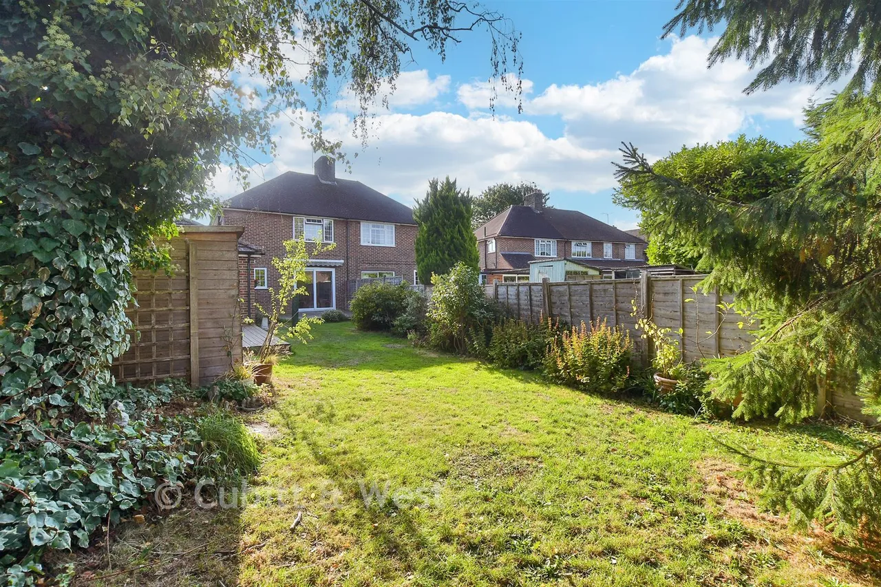 Comptons Lane, Horsham, RH13, photo 17