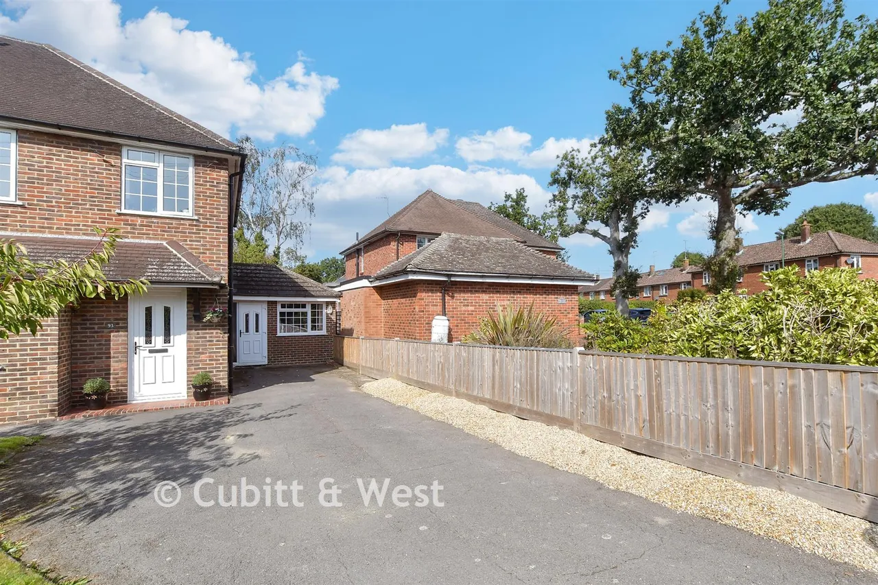 Comptons Lane, Horsham, RH13, photo 18