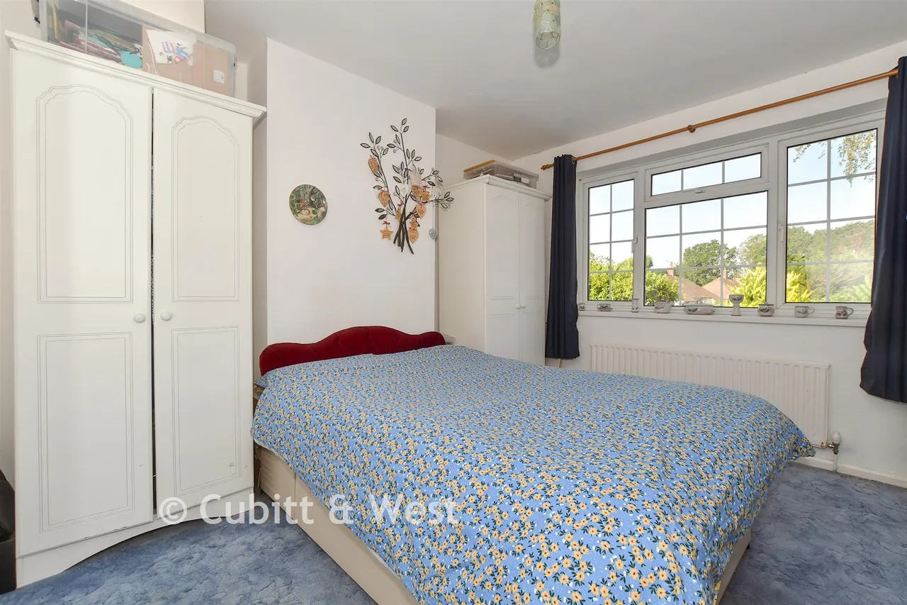 Comptons Lane, Horsham, RH13, photo 13