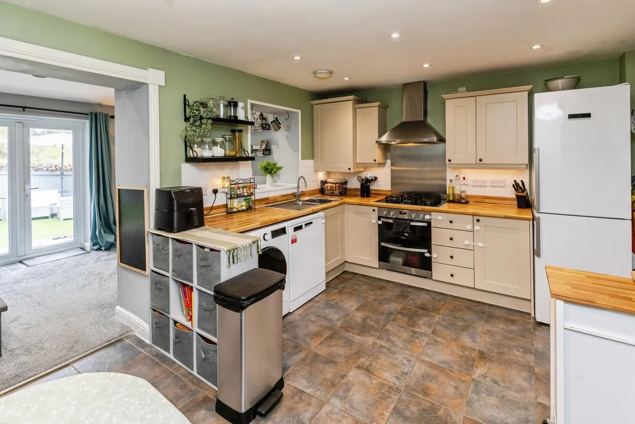 Walkham Court, Gwersyllt, LL11, photo 8