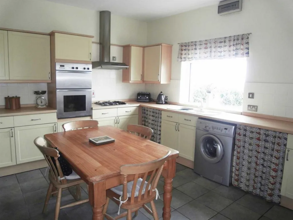 King Street, Eccleshill, photo 5