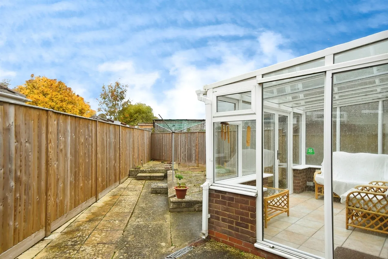 Glenwood Close, Swindon, SN1, photo 13