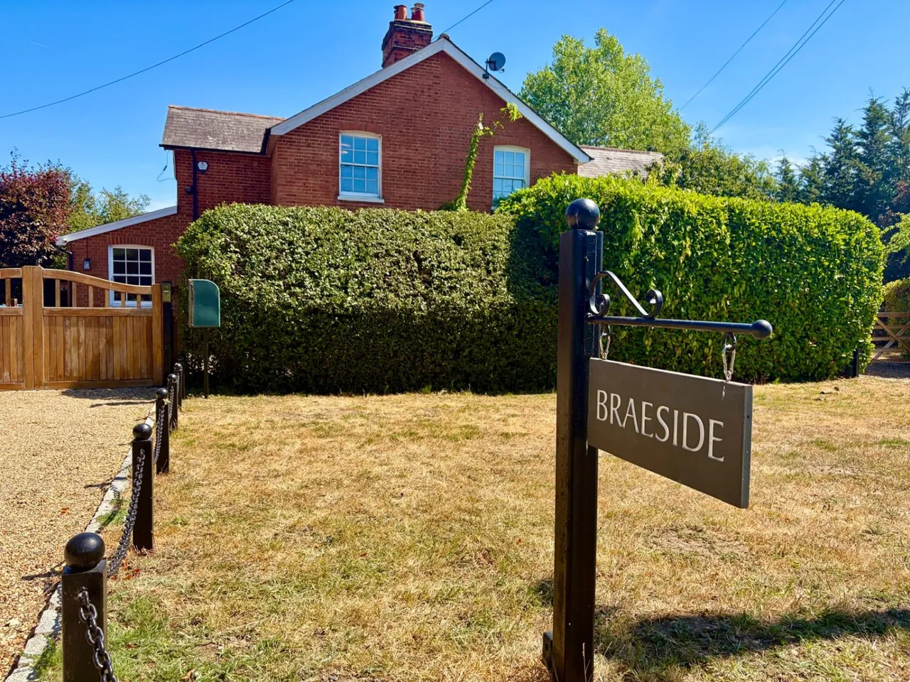 Braeside Hardwick Lane, Lyne LyneSurrey Chertsey, KT16, photo 3