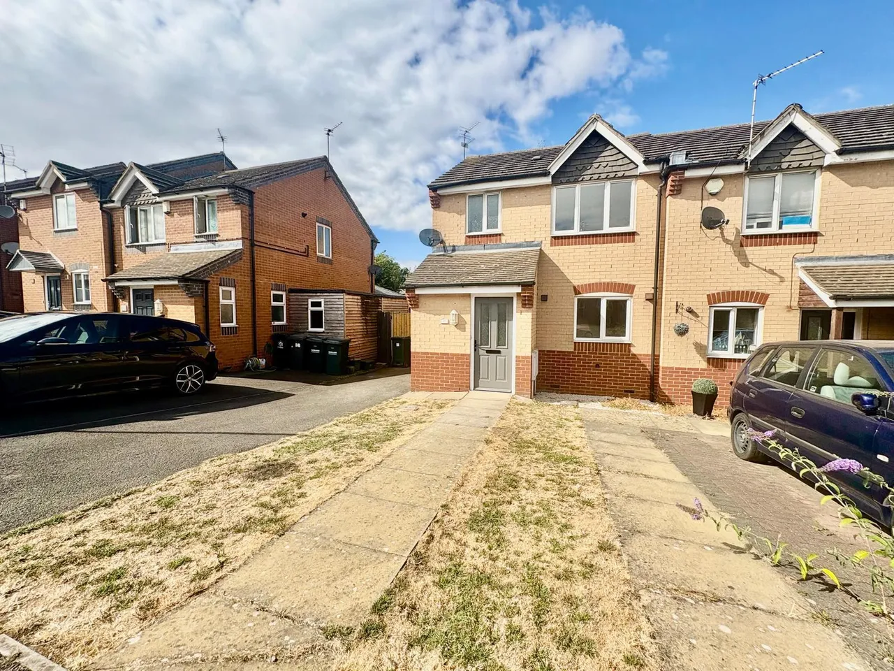 3 bed house to rent — Huckerbys Field, Carlton
