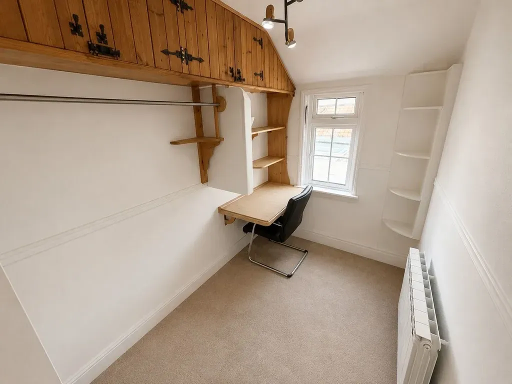 Harlington Road, UB8, photo 28