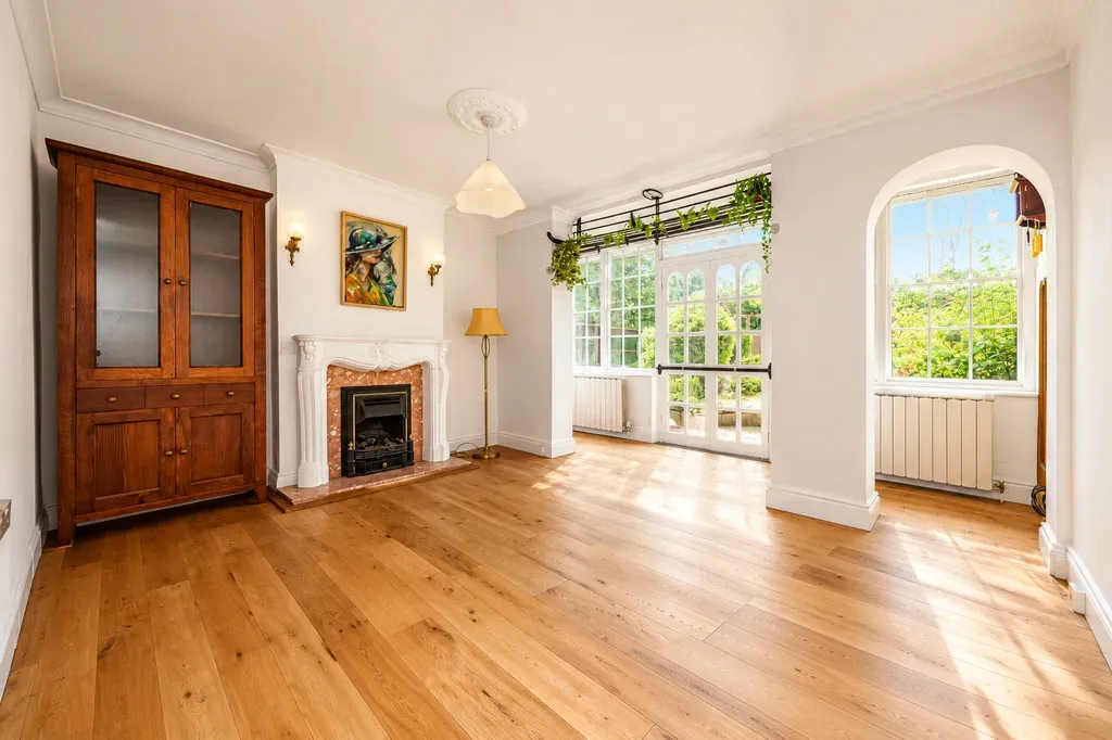 Harlington Road, UB8, photo 22