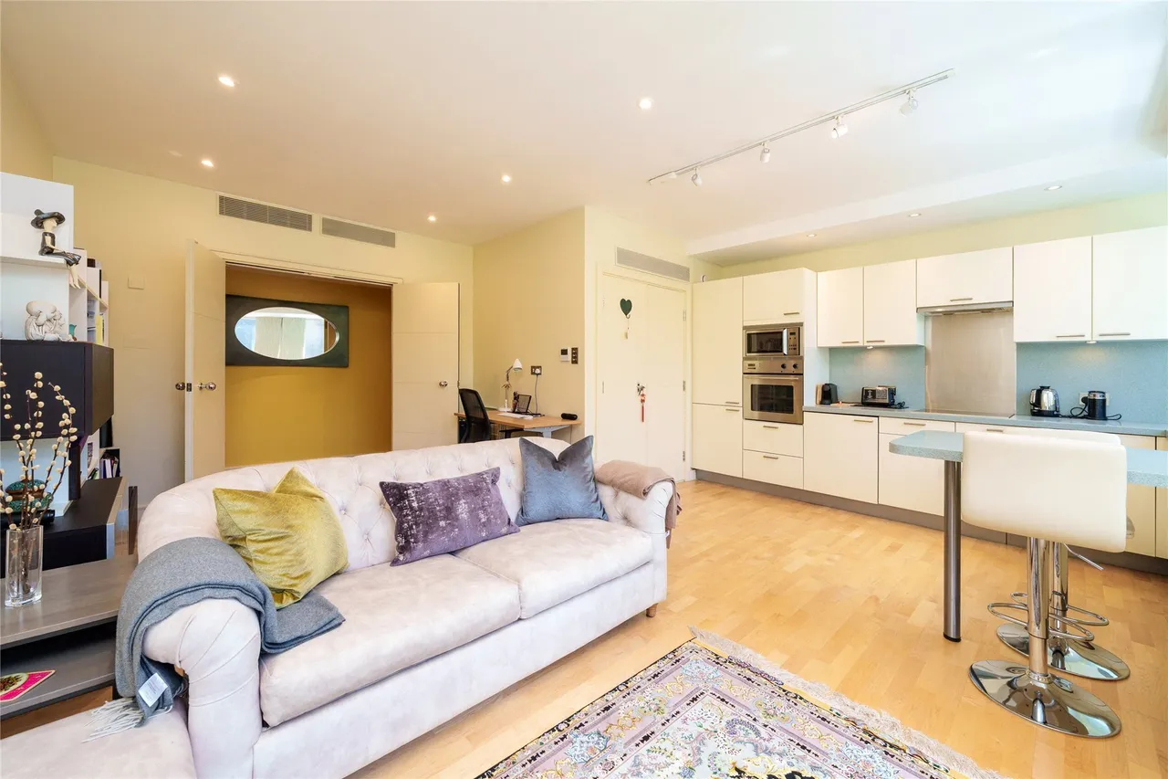 Grosvenor Road, The Panoramic, Westminster, London, SW1V, photo 4