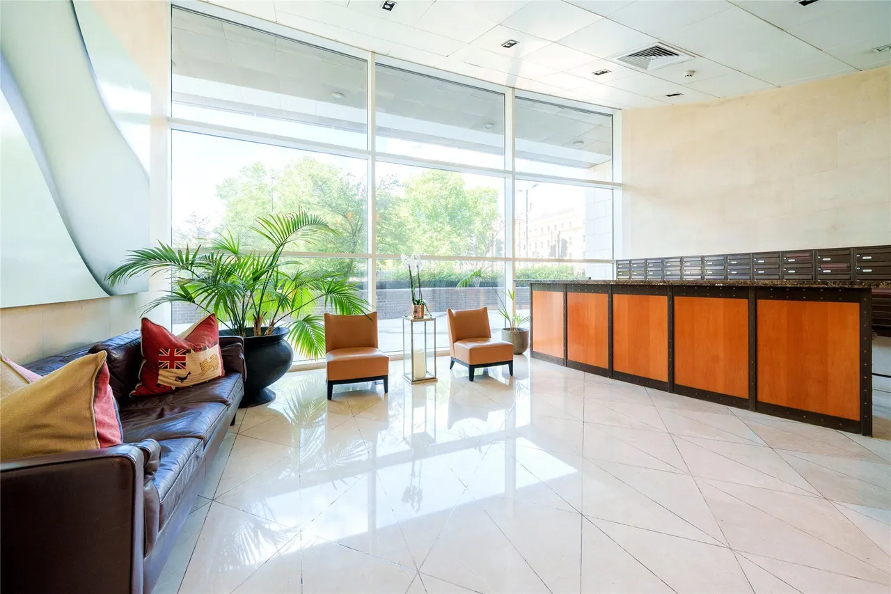 Grosvenor Road, The Panoramic, Westminster, London, SW1V, photo 12