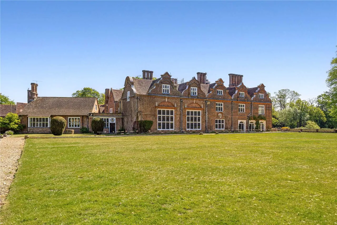 24 bed house for sale — Rothamsted, Harpenden, Hertfordshire, AL5 2BG