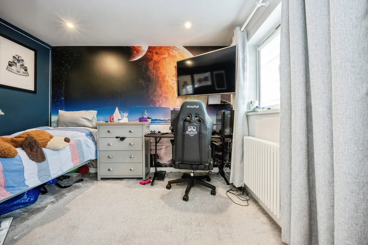 Stanford Road, Luton, Bedfordshire, LU2, photo 17