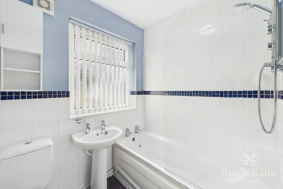 Lynton Walk, Rhyl, LL18, photo 4