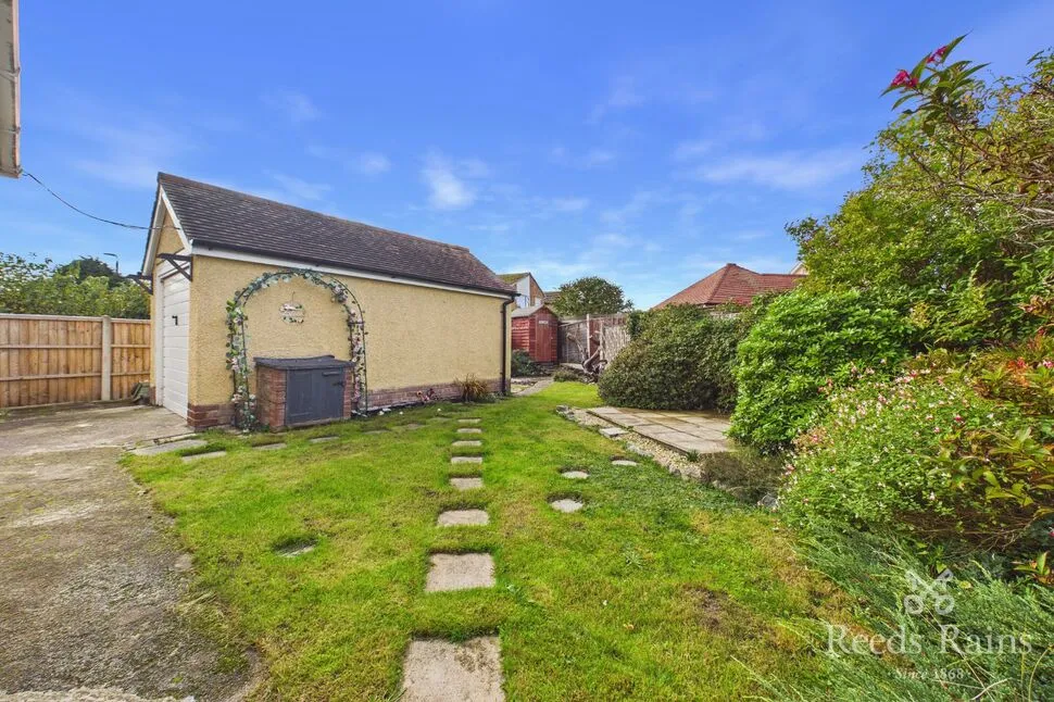 Lynton Walk, Rhyl, LL18, photo 7