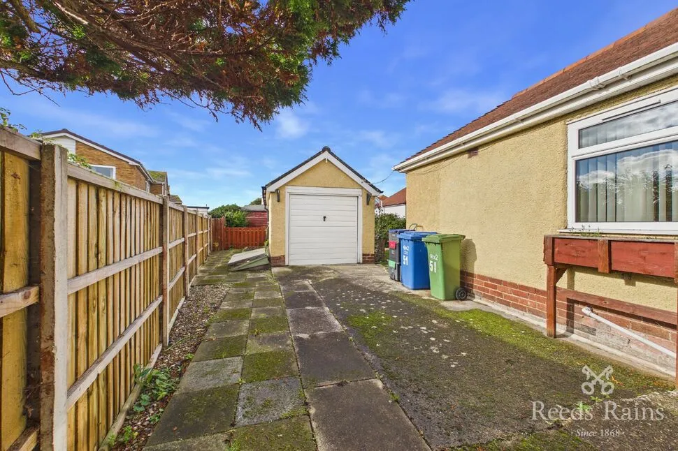 Lynton Walk, Rhyl, LL18, photo 8