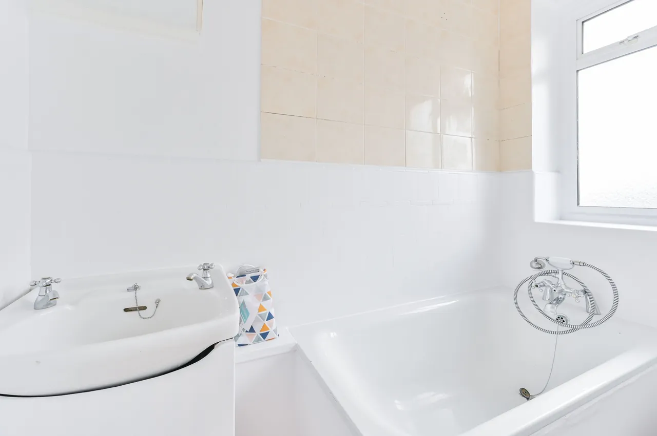 19 Coronation Court, Brewster Gardens, London, photo 7