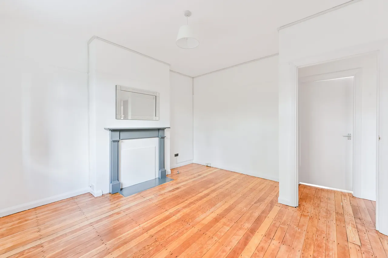 19 Coronation Court, Brewster Gardens, London, photo 8