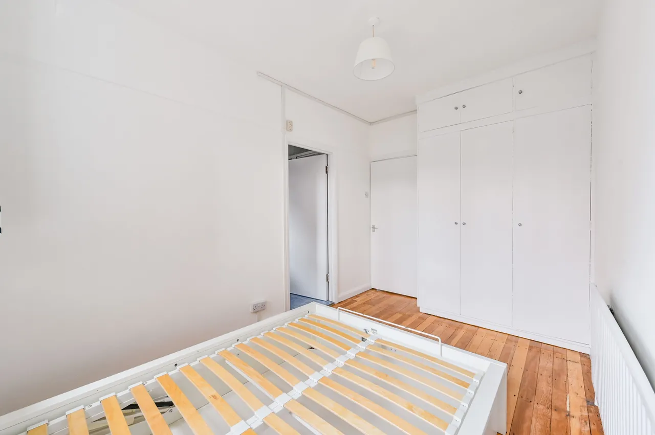 19 Coronation Court, Brewster Gardens, London, photo 9