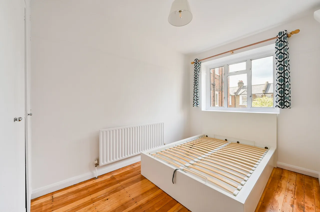 19 Coronation Court, Brewster Gardens, London, photo 4
