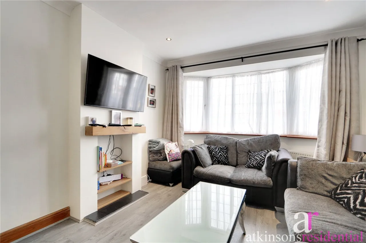 Kenilworth Crescent, Enfield, Middlesex, EN1 3RG, photo 5
