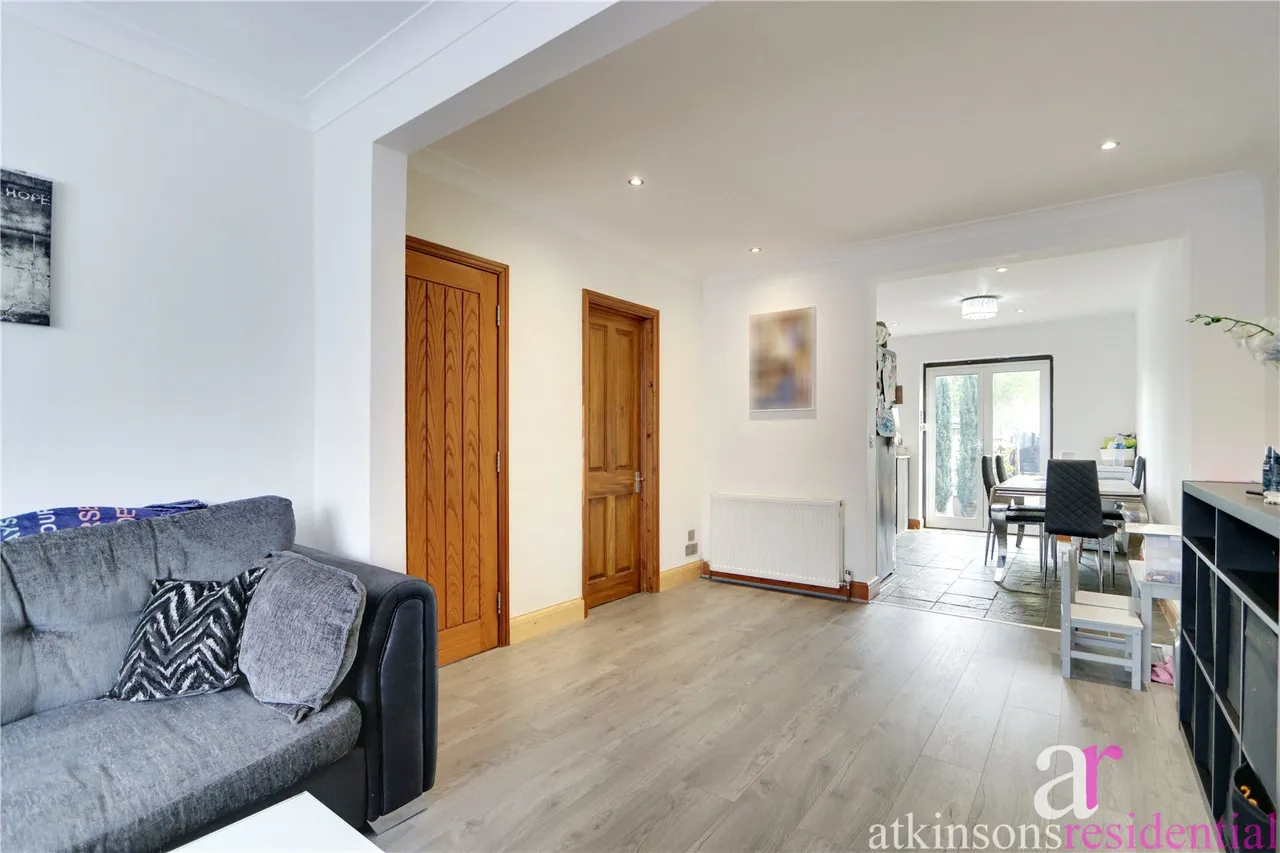 Kenilworth Crescent, Enfield, Middlesex, EN1 3RG, photo 4
